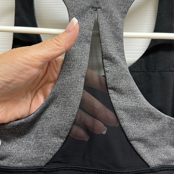LIKE NEW! Lululemon Invigorate Bra Heathered Black/Black - Picture 8 of 13